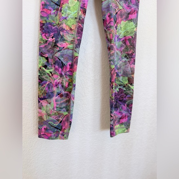 Lululemon Wunder Train HR Tight 25” legging - Picture 3 of 10